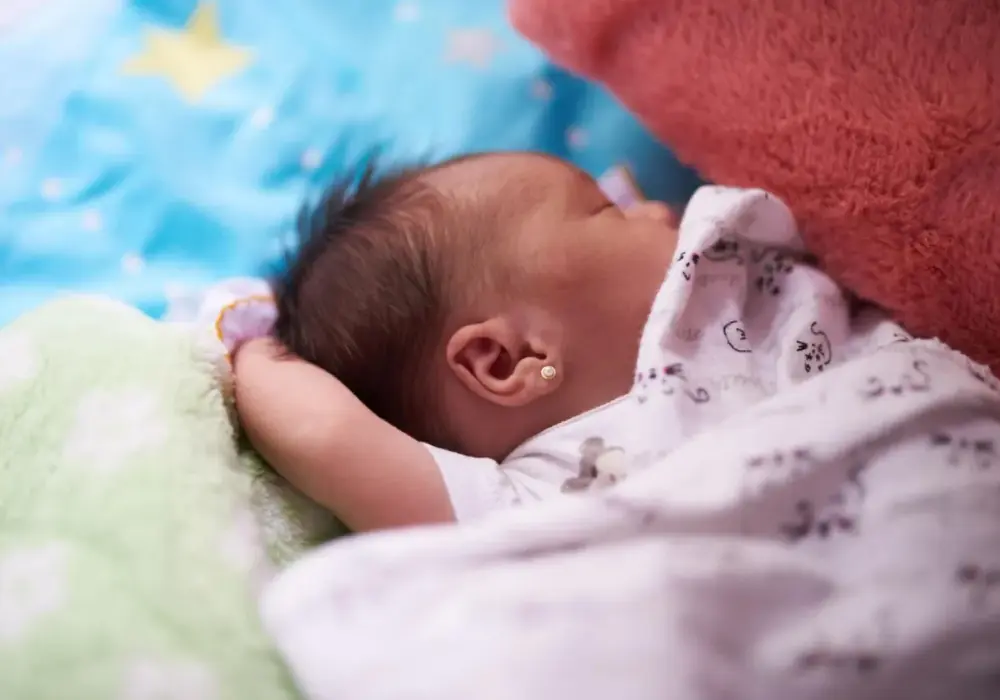 Jak widzi tygodniowe dziecko - Co jest normą, a co wymaga lekarza?