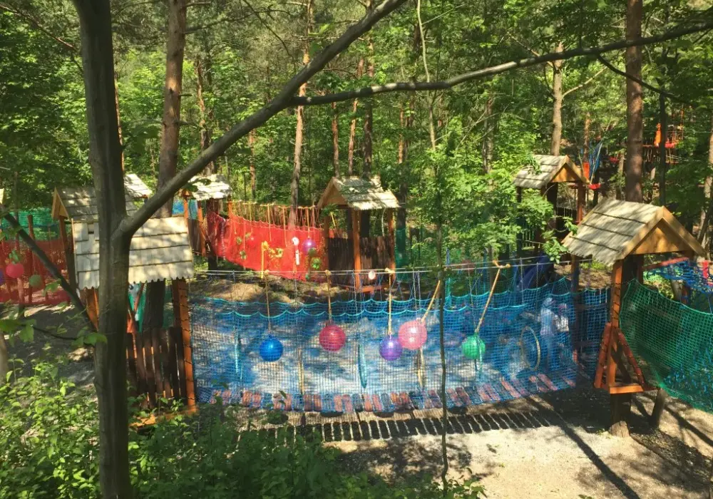Park linowy Ciechanki – najlepsze trasy i atrakcje dla rodzin
