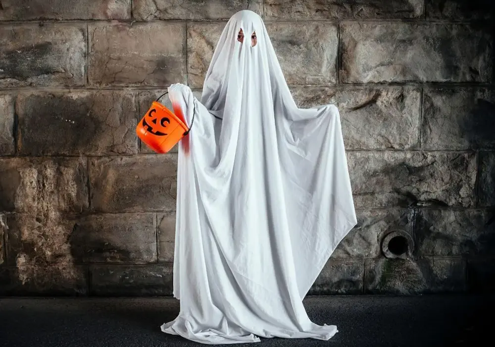 Strój na Halloween z niczego - Czy wystarczy to, co masz w domu?