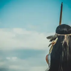 Jak zrobić strój Pocahontas - proste kroki i inspiracje do wykonania