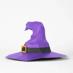 Fioletowa, geometryczna czapka czarownicy z czarną wstążką i złotą klamrą. Idealna inspiracja, jak zrobić czapkę czarownicy na Halloween.