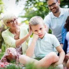 Jak pomóc dziecku z nerwicą - skuteczne metody wsparcia emocjonalnego