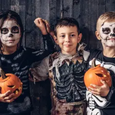 Jak zrobić strój zombie - proste kroki do przerażającego efektu