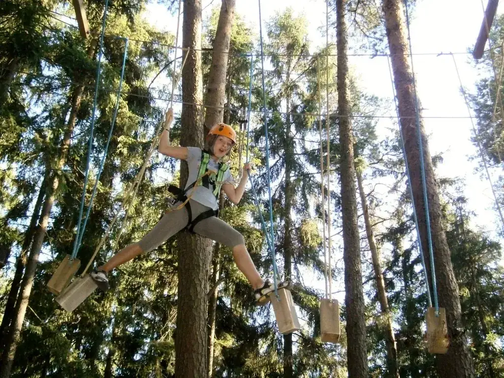 Zdjęcie Park linowy Gibon Ustronie Morskie - atrakcje, ceny biletów, godziny otwarcia