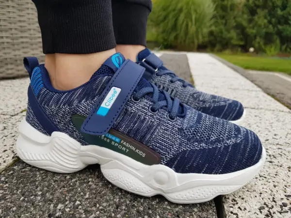 Ile większe buty dla dziecka - Jak dobrać idealny zapas?