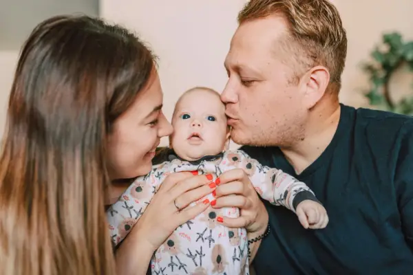 Jak widzi dwutygodniowe dziecko - co naprawdę dostrzega noworodek?
