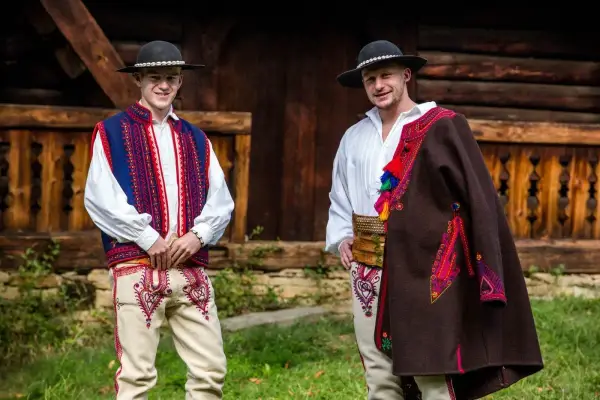 Strój ludowy dla chłopca - Jak wybrać mądrze i uniknąć błędów?