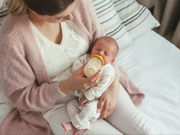 Ile pieluch dziennie dla noworodka - Czy Twoje dziecko się najada?
