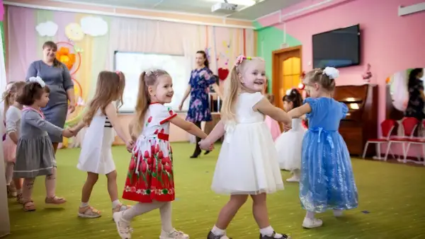Ile lat się chodzi do przedszkola - Czy 3 lata to zawsze dobry moment?