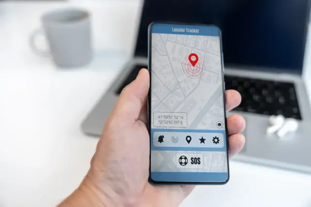 Aplikacja "Locator Tracker" pokazuje na mapie lokalizację, pomagając rodzicom odpowiedzieć na pytanie: gdzie jest twoje dziecko?